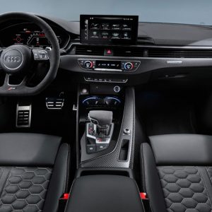 Audi обновила RS 5 Coupé и Sportback: внешность как у «старших» моделей, а мотор прежний